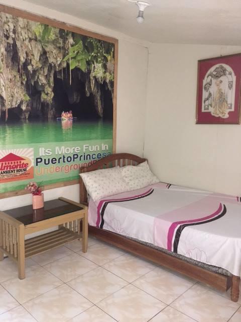 Almonte Transient Hostel Puerto Princesa Buitenkant foto