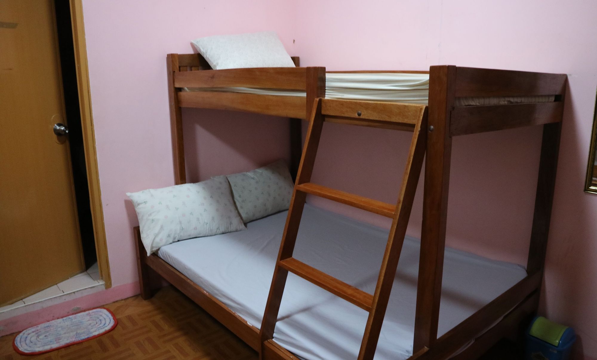 Almonte Transient Hostel Puerto Princesa Buitenkant foto