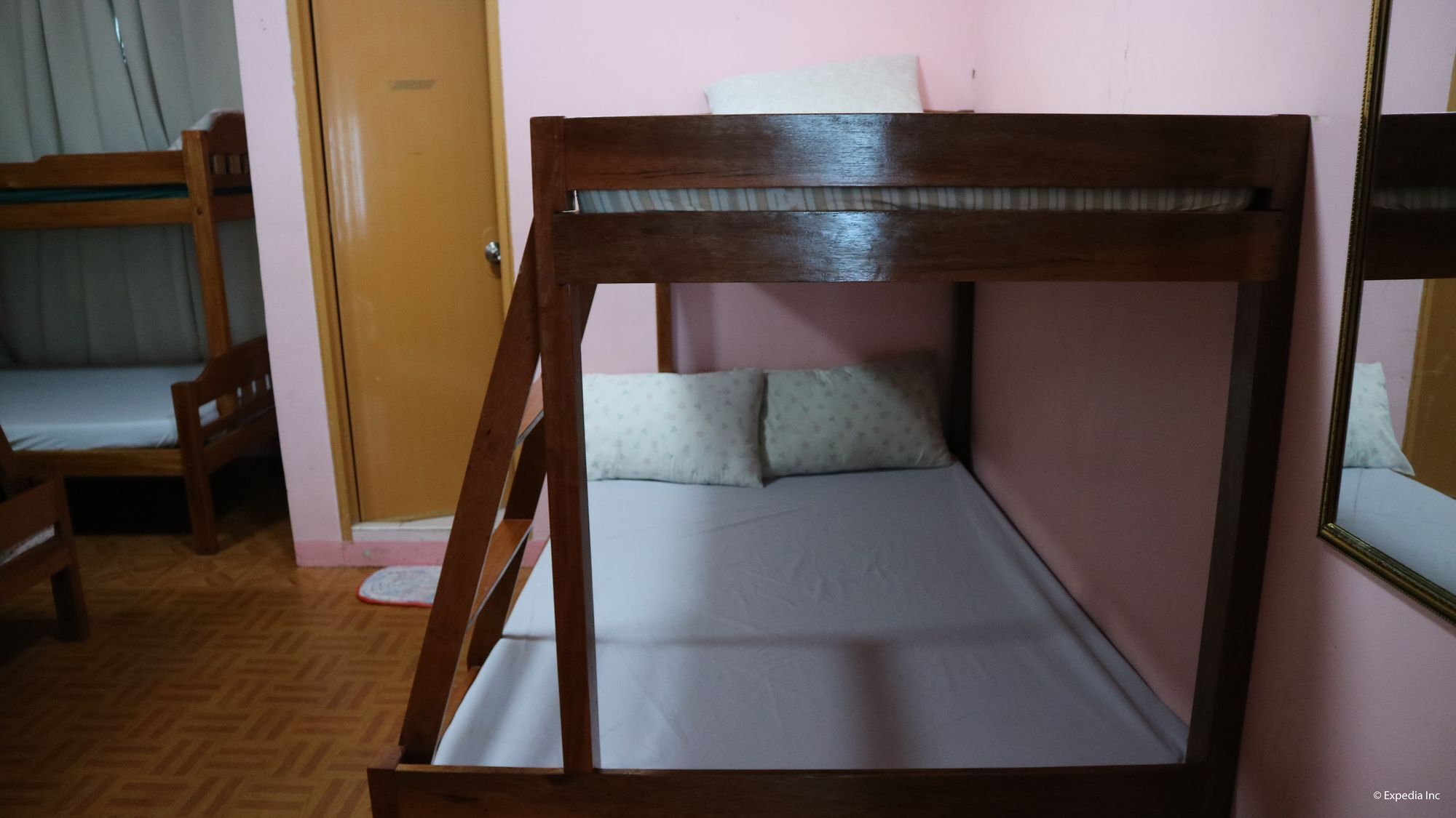 Almonte Transient Hostel Puerto Princesa Buitenkant foto