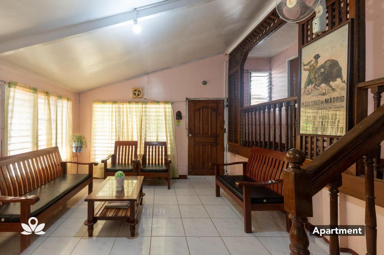 Almonte Transient Hostel Puerto Princesa Buitenkant foto