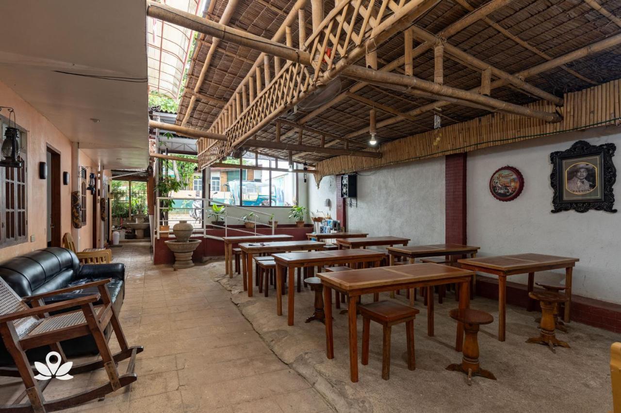 Almonte Transient Hostel Puerto Princesa Buitenkant foto