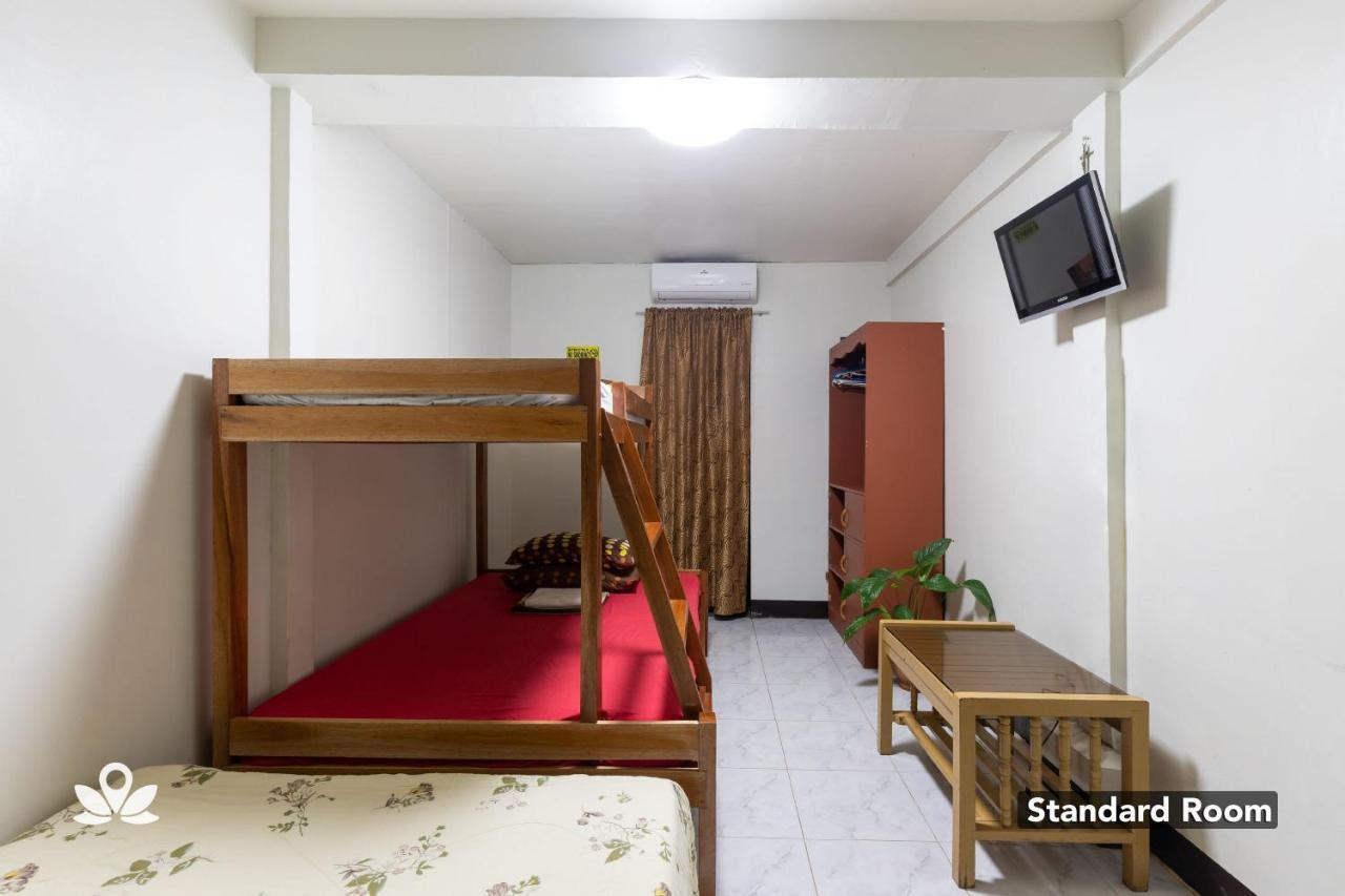 Almonte Transient Hostel Puerto Princesa Buitenkant foto